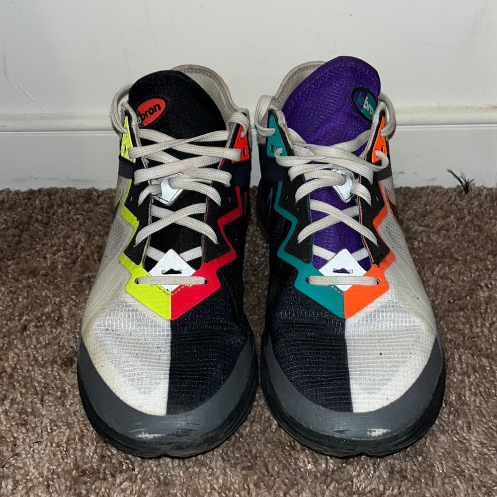 Nike Lebron 18’s low